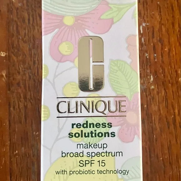 Clinique Redness Solutions Makeup - Broad Spectrum SPF 15 - Picture 1 of 8